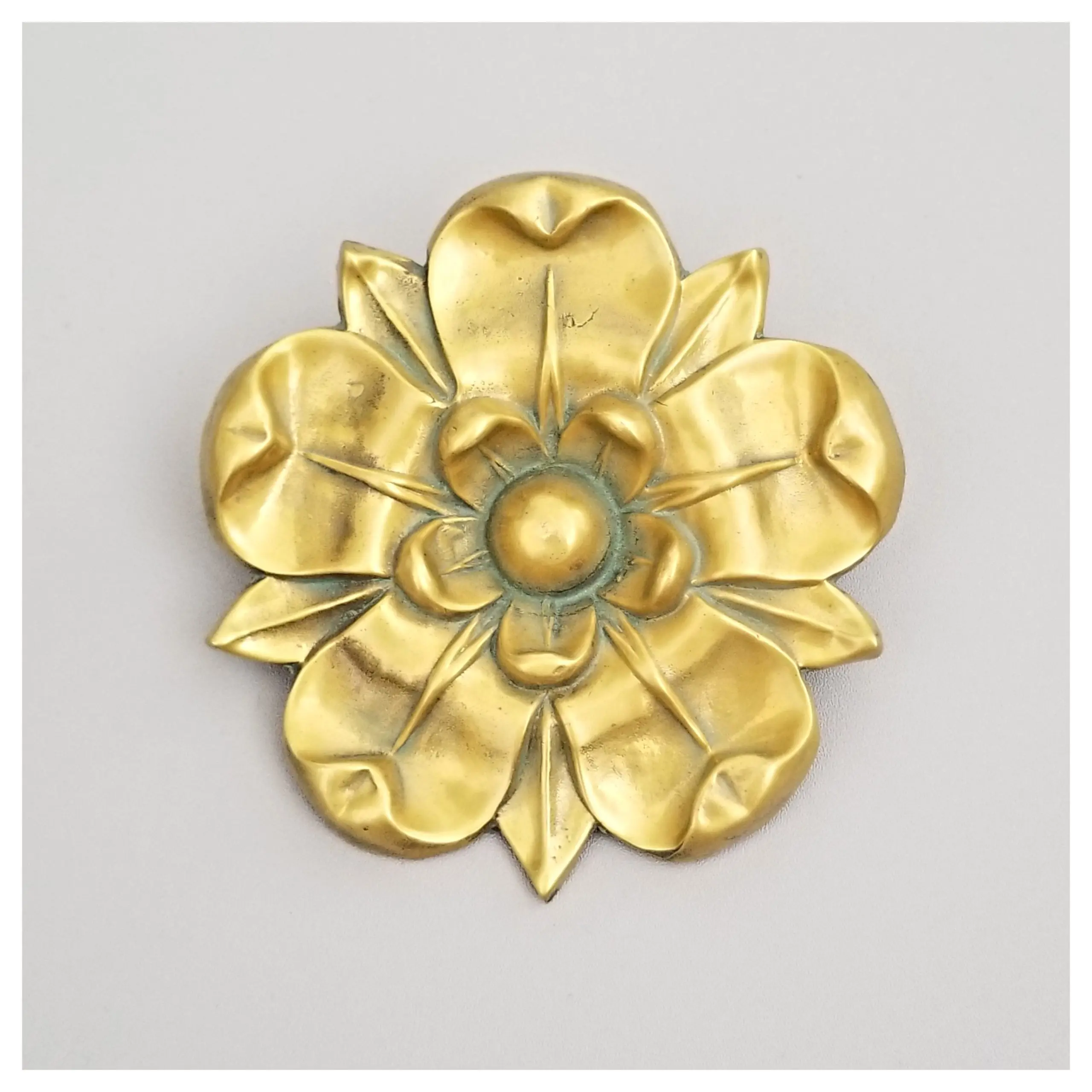 Very Large Tudor Rose Mount